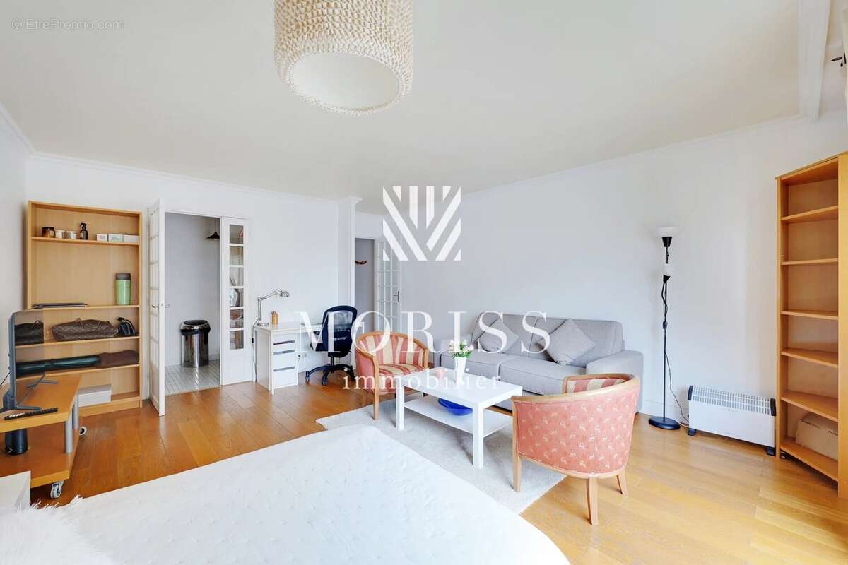 Appartement à PARIS-14E