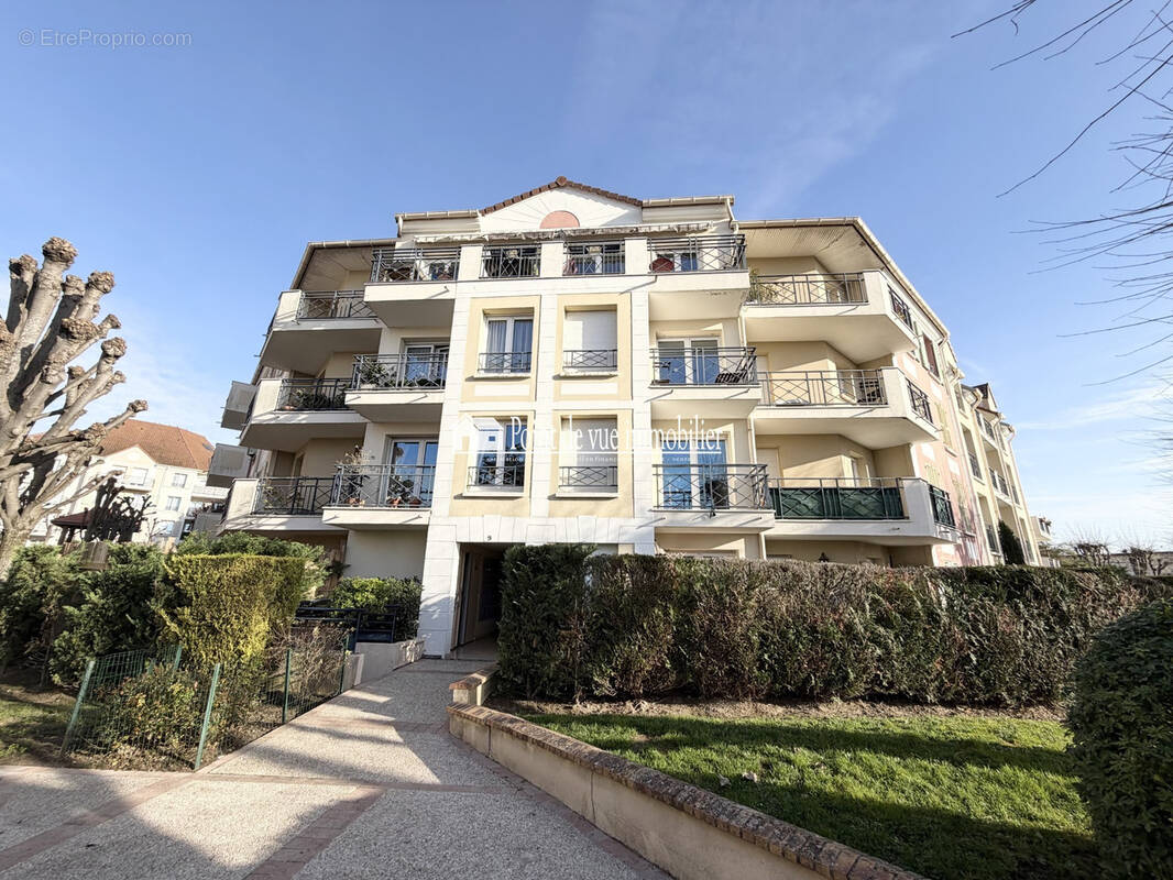 Appartement à CHILLY-MAZARIN