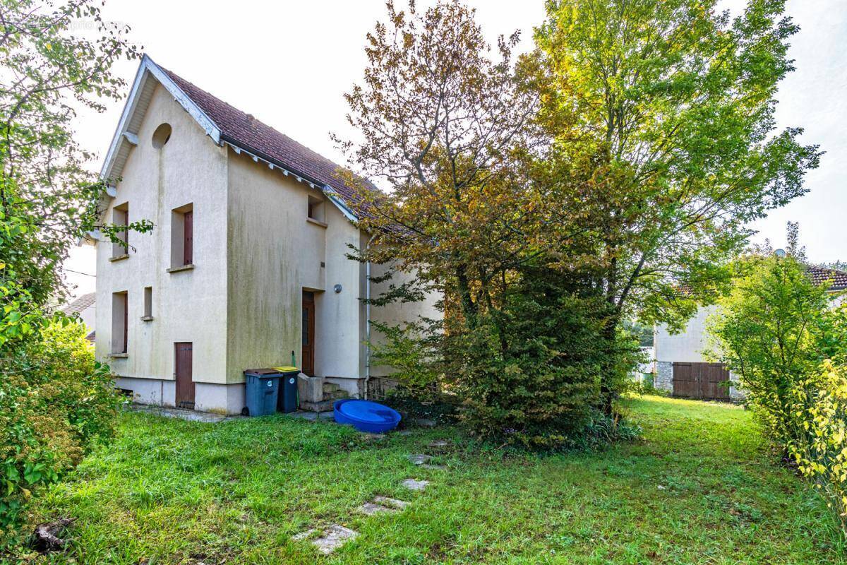 Maison à VERNOU-LA-CELLE-SUR-SEINE