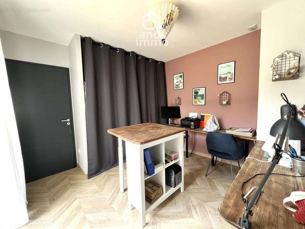 Maison à MONTAMISE