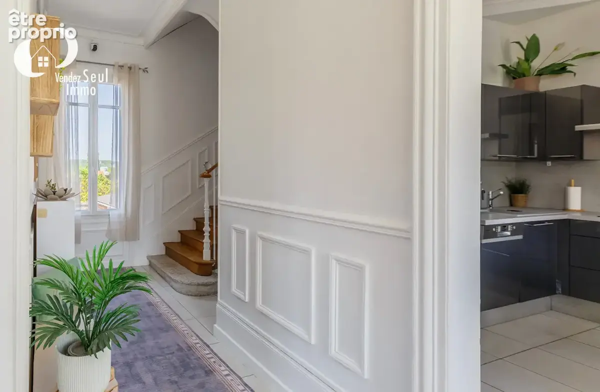 Maison de maître - 3 logements indépendants - 259 m2 - 10 pièces - 2300 m2 -Grand Couronne 75530 - photo 3