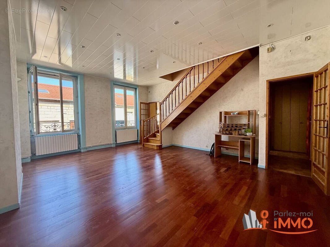 Appartement à SAINT-ETIENNE