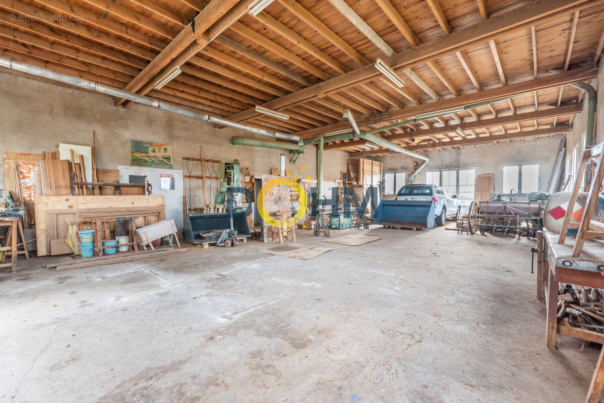 Maison avec dépendances et pré attenant - photo 15