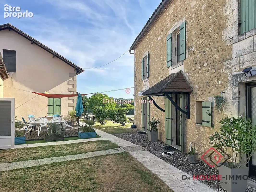 Maison 207 m² à Mussidan  - photo 1