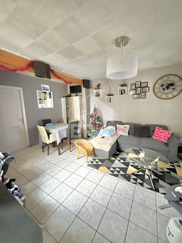 Maison à SARTROUVILLE