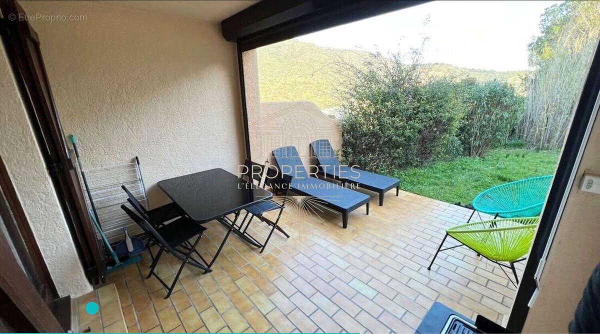 Appartement à BORMES-LES-MIMOSAS