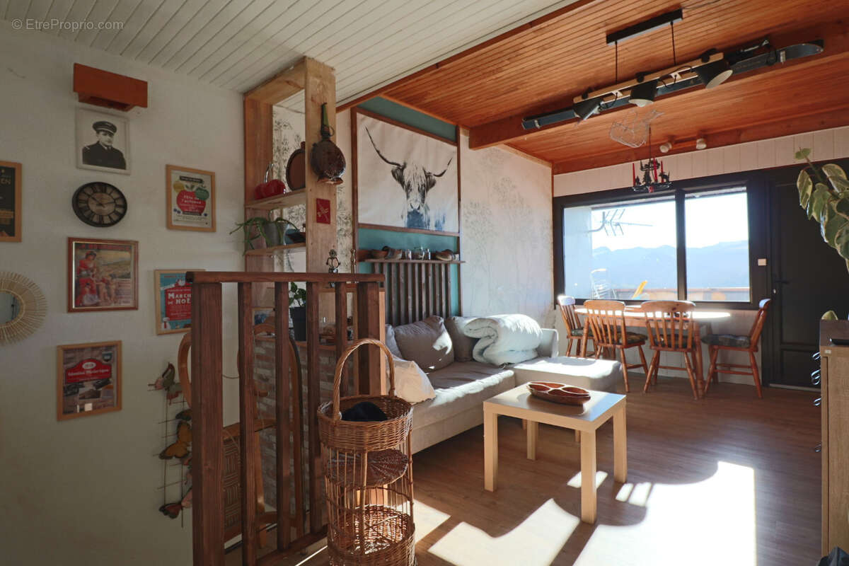 Appartement à MURAT-LE-QUAIRE