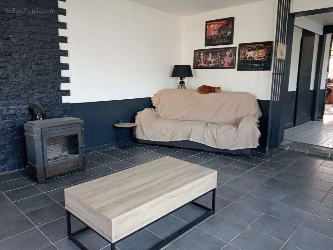 Maison à NUEIL-LES-AUBIERS