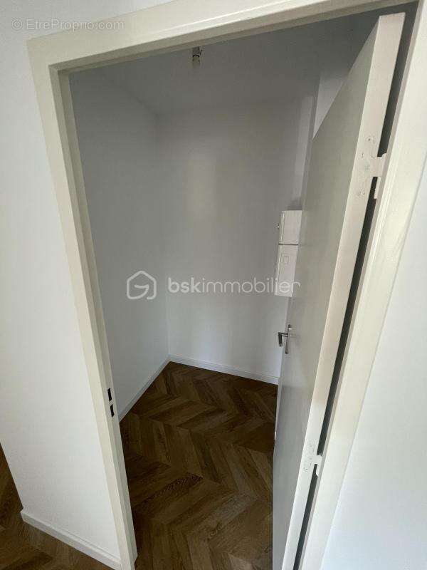 Appartement rénové avec terrasse de 83m2 au cœur de Venelles – Calme et tout à pied - photo 9