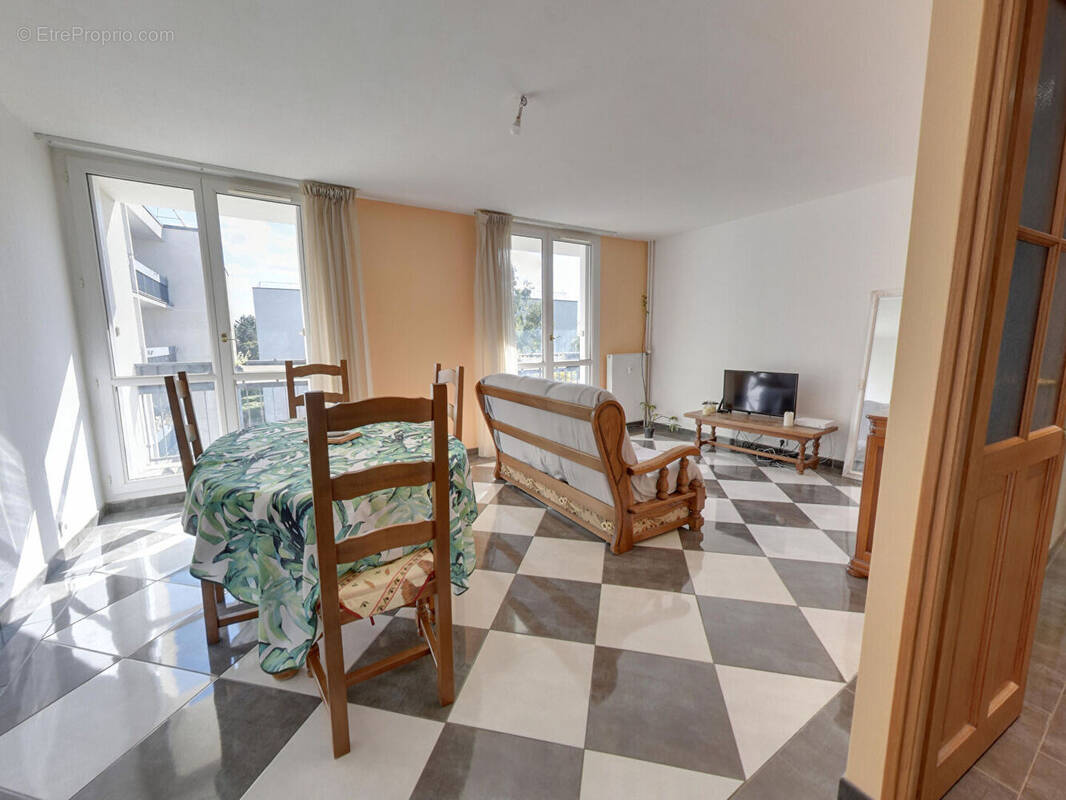 Appartement à ROISSY-EN-BRIE