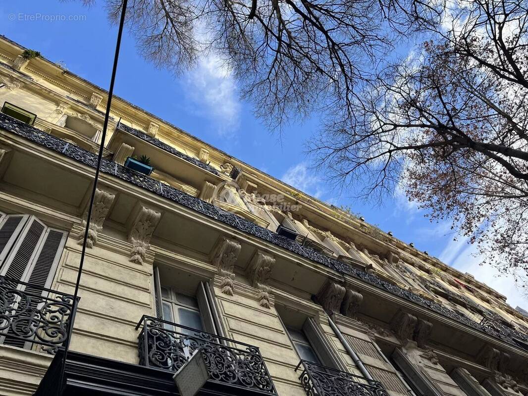 Appartement à MARSEILLE-2E