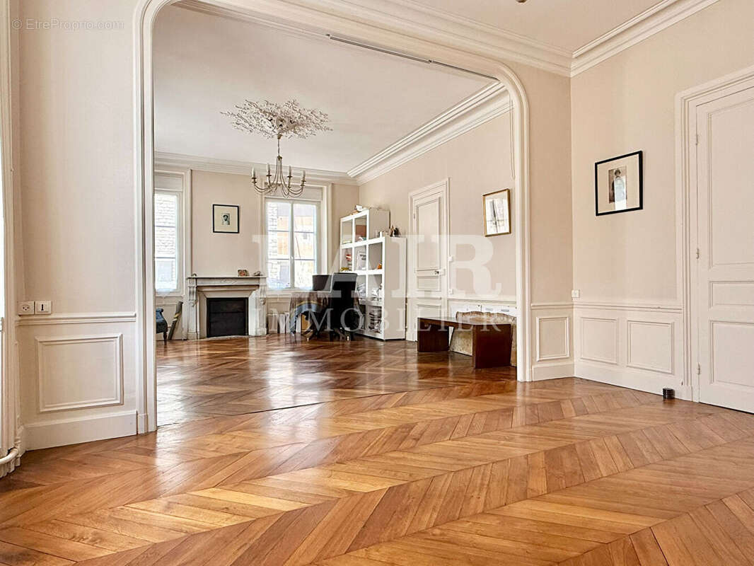 Grande maison de maître quartier Lancrel - Réf 15325 - photo 3