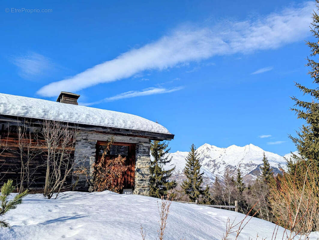 Maison à LES CHAPELLES