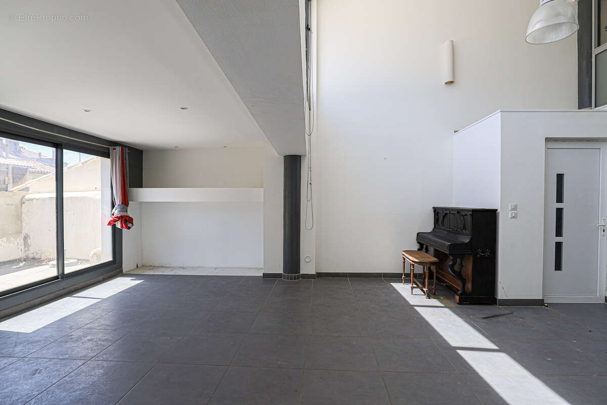 Appartement à MARSEILLE-1E