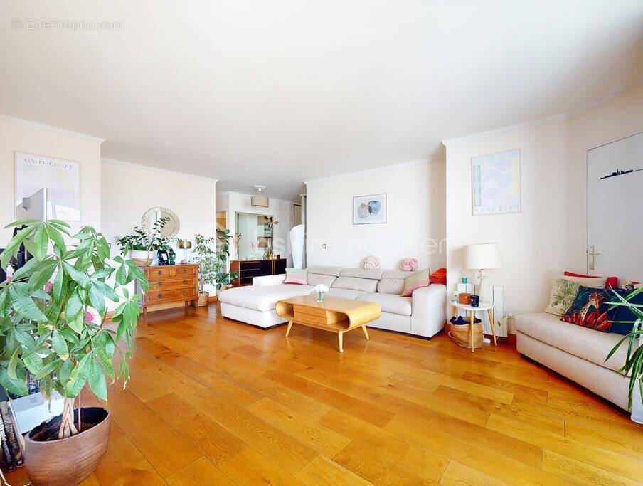 Appartement à LES LILAS