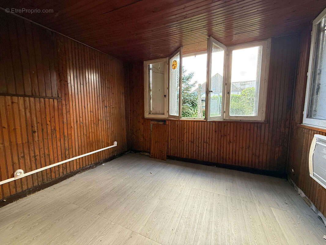 Maison à LE RELECQ-KERHUON