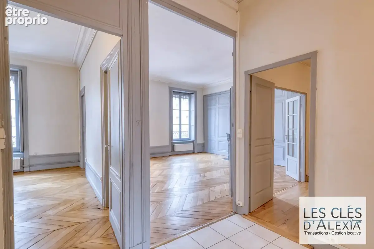 LYON 2e AINAY 107 m² – Ainay – Grand T3 avec potentiel T4 - photo 5