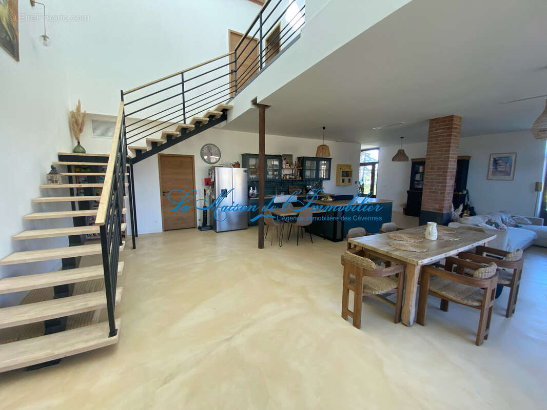 Maison à CANAULES-ET-ARGENTIERES