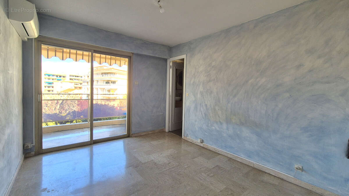 Appartement à MANDELIEU-LA-NAPOULE