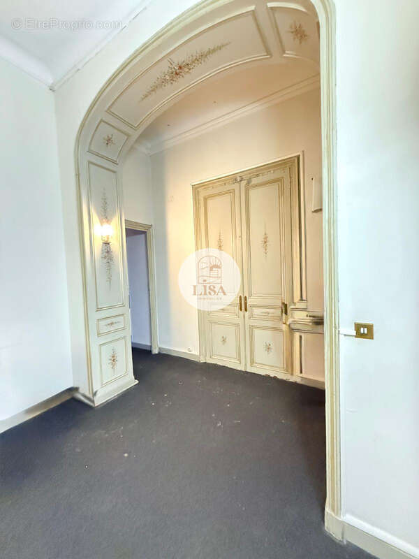 Appartement à MARSEILLE-1E