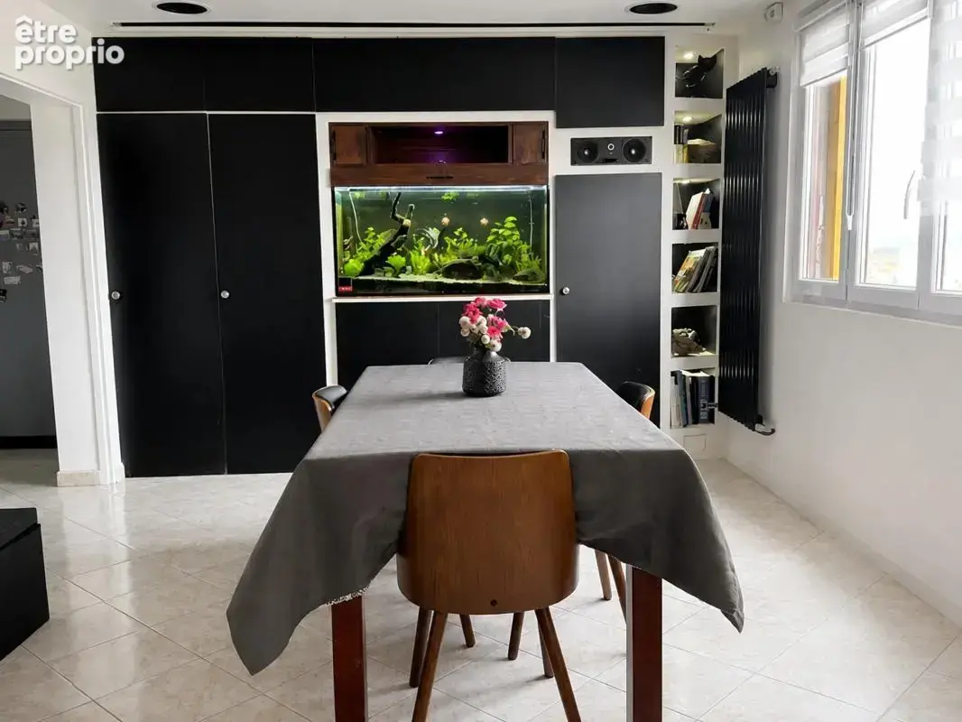 Appartement de 4 pièces de 80 m² à Les Clayes-sous-Bois - photo 2