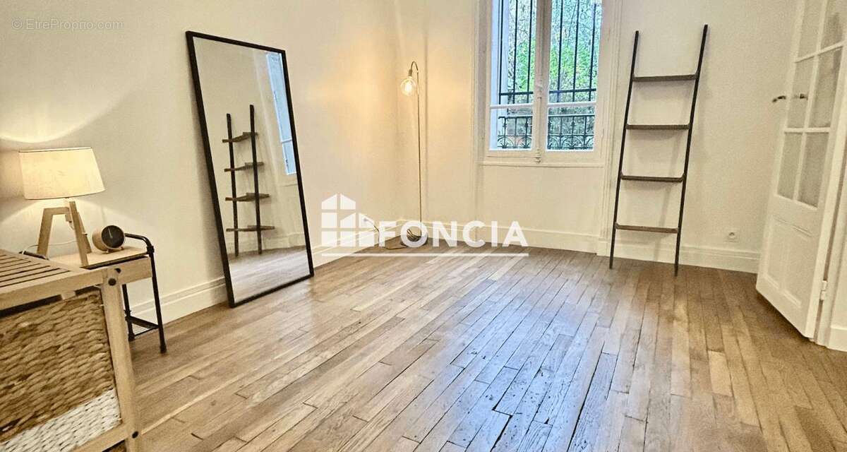 Appartement à COLOMBES