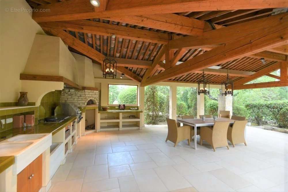 Maison à TOURRETTES