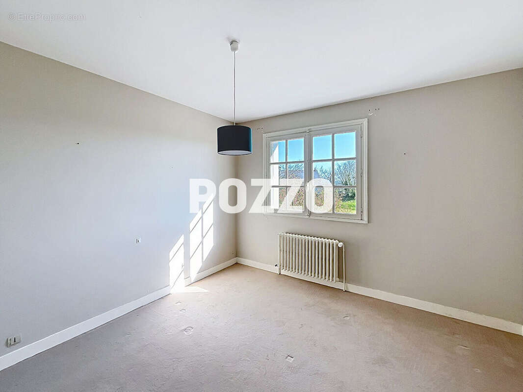 Maison à CONDE-SUR-VIRE