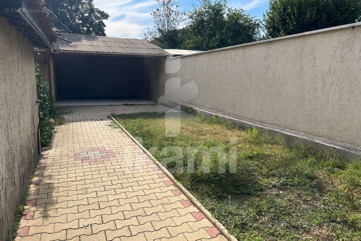 Maison familiale rénovée 165 m2 avec jardin et 5 chambres   Saint-Rambert-d’Albon - photo 13