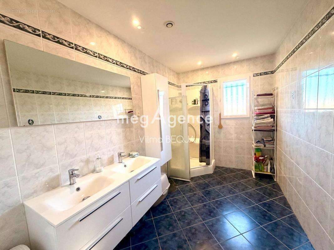 Maison à EGRISELLES-LE-BOCAGE