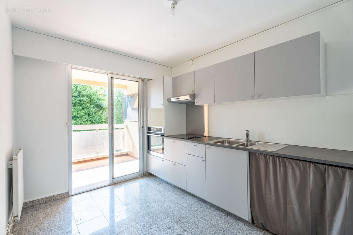 Appartement à MARSEILLE-9E