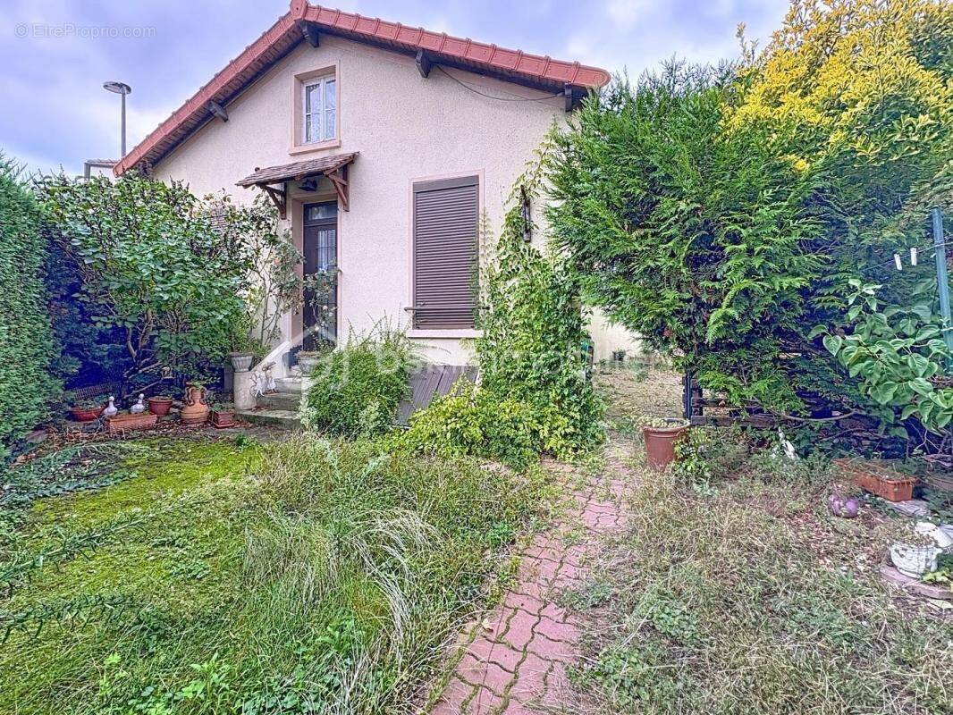 Maison à SURESNES