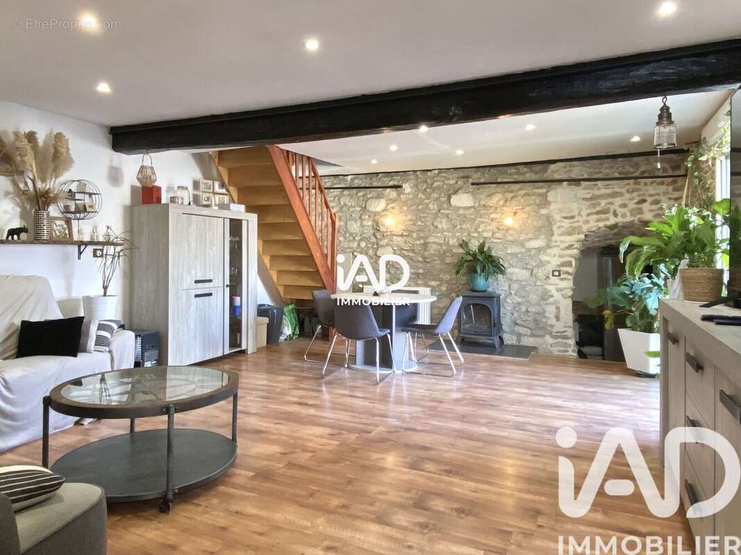 Maison 165 m² à Cuise-La-Motte  - photo 3
