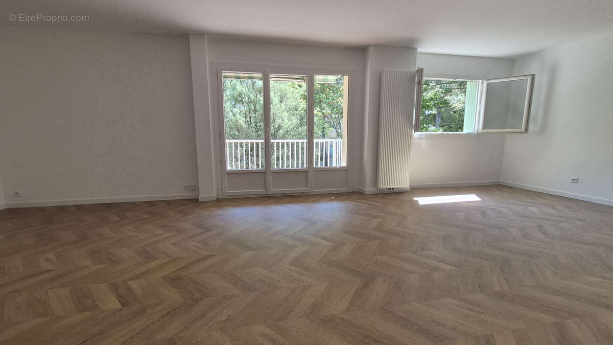 Photo Appartement à Venelles au prix de 350 000€