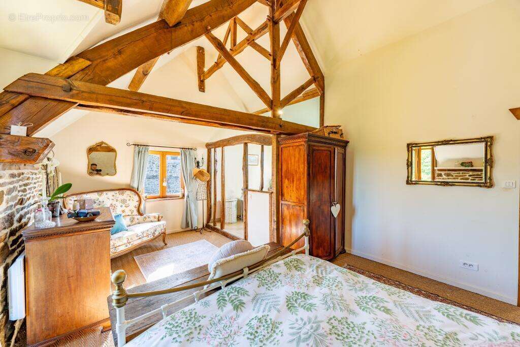 Maison à SAINT-HILAIRE-DU-HARCOUET