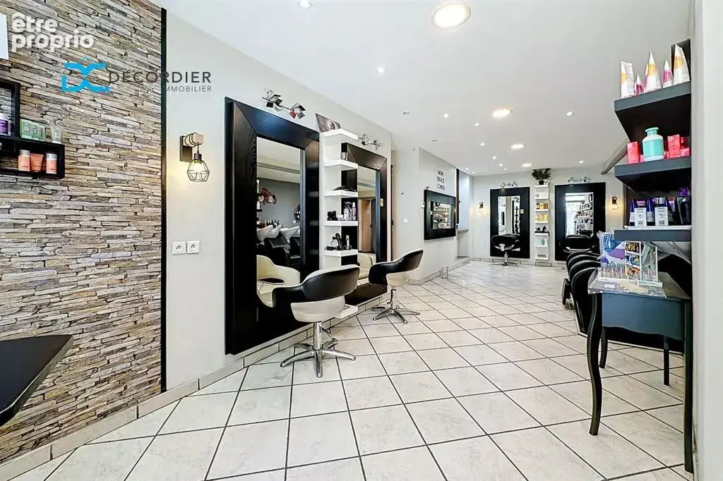 Evian centre - local commercial 65.57m² - photo 5