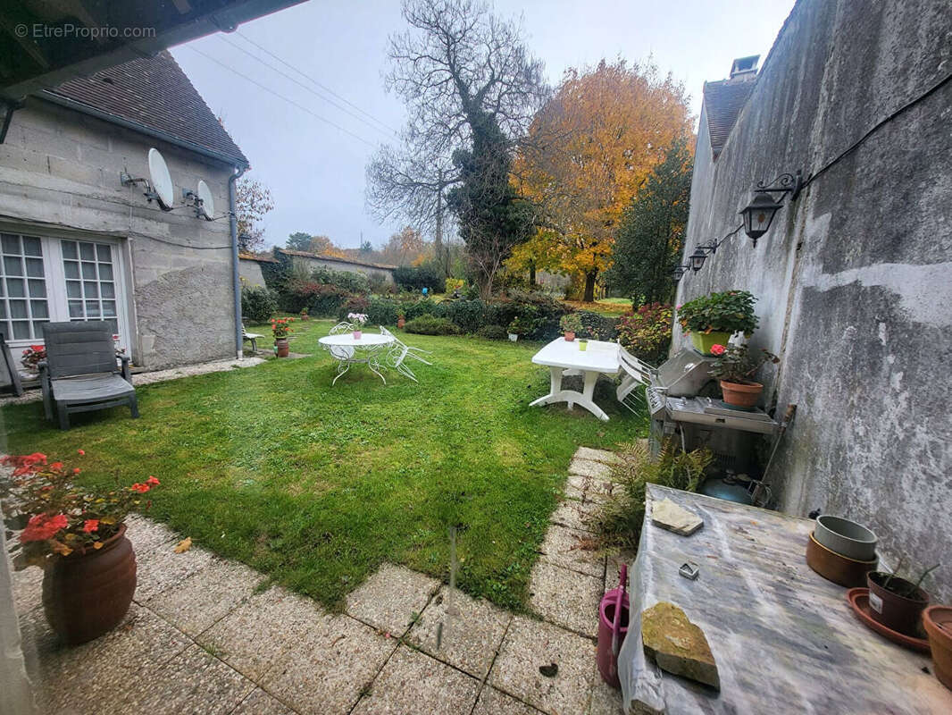 Maison à VERNOU-LA-CELLE-SUR-SEINE