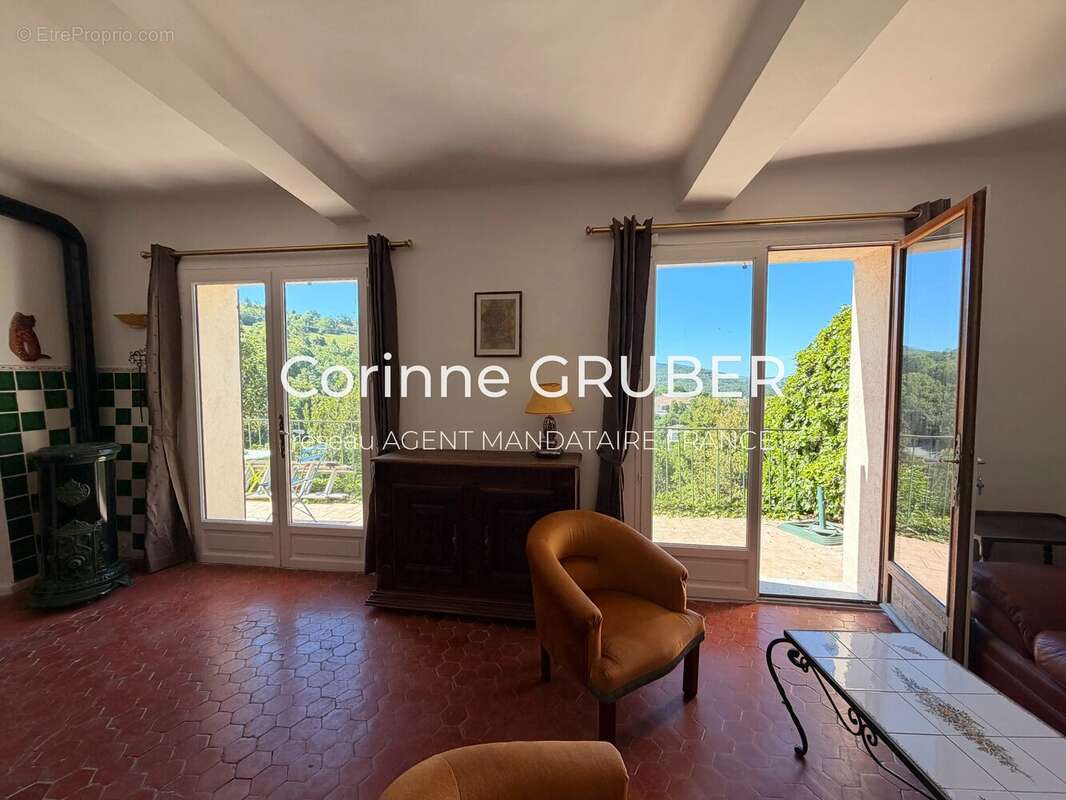 Appartement à THOARD