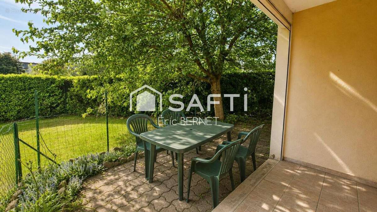 Photo 2 - Appartement à DECINES-CHARPIEU