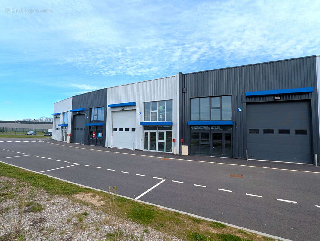 Commerce à MINIAC-MORVAN