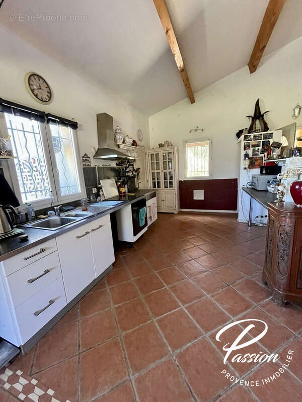 Maison à SAINT-CHAMAS