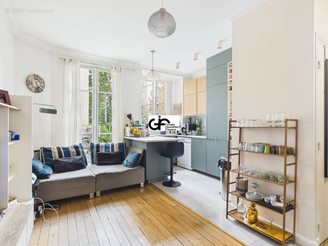 Appartement à PARIS-16E