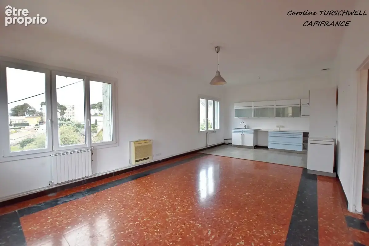 La seyne sur mer (83) - 1 maison de 2 appartements - 190m² - 1,5km du port - 3km des sablettes - photo 6