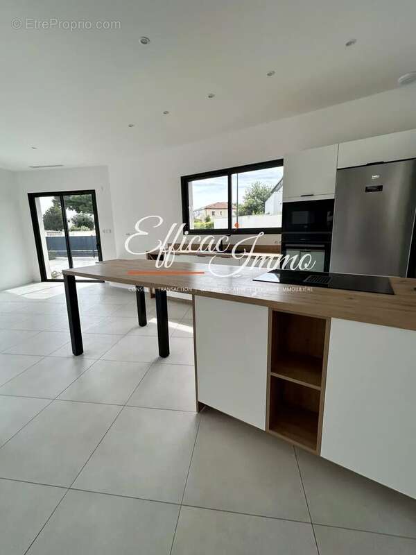 Magnifique villa 3 faces avec piscine et garage - photo 2