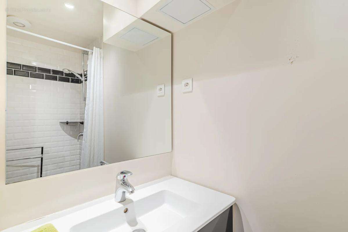 Appartement à PARIS-11E