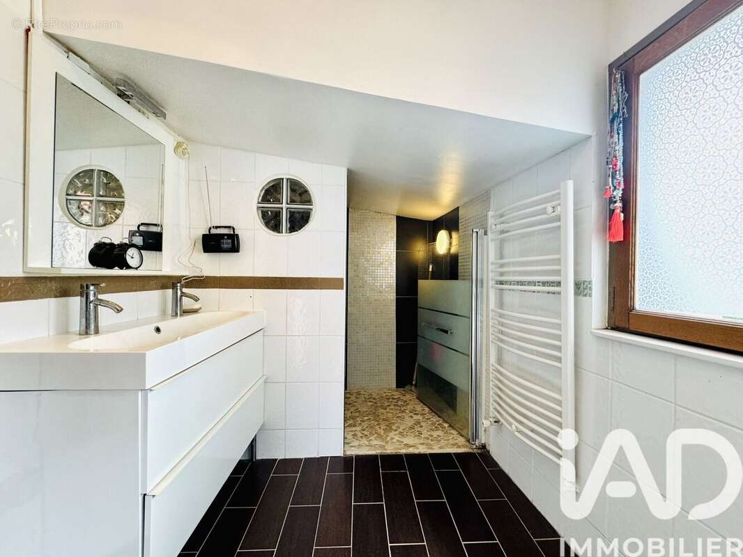 Maison 121 m² à Le Tremblay-Sur-Mauldre  - photo 8