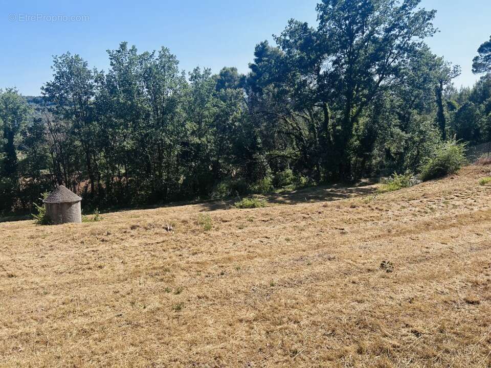 Terrain 1000 m² à Salernes  - photo 4
