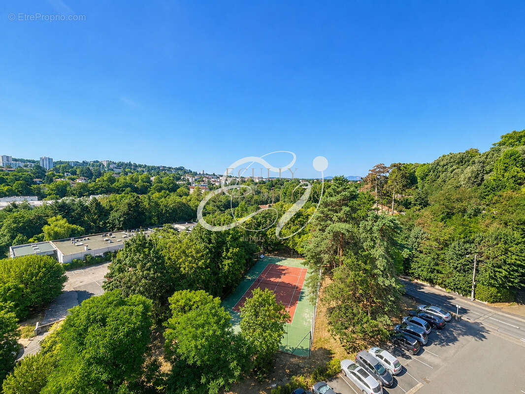 Vente 69130 ecully appartement t3, 67 m2 balcon, cave et garage - photo 2