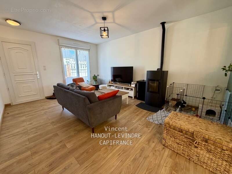 Maison à VILLEVEQUE