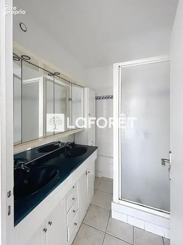 T3 76 m² lumineux - étage élevé avec ascenseur - Piscine- vue dégagée - Marseille 10e - photo 8
